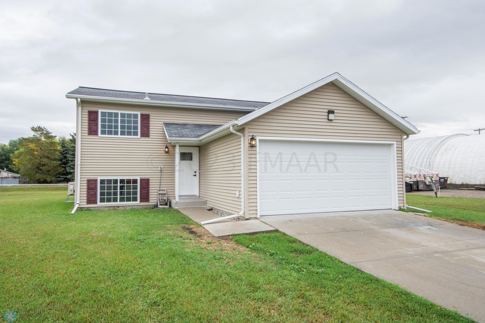 223 Maple Pointe Blvd.