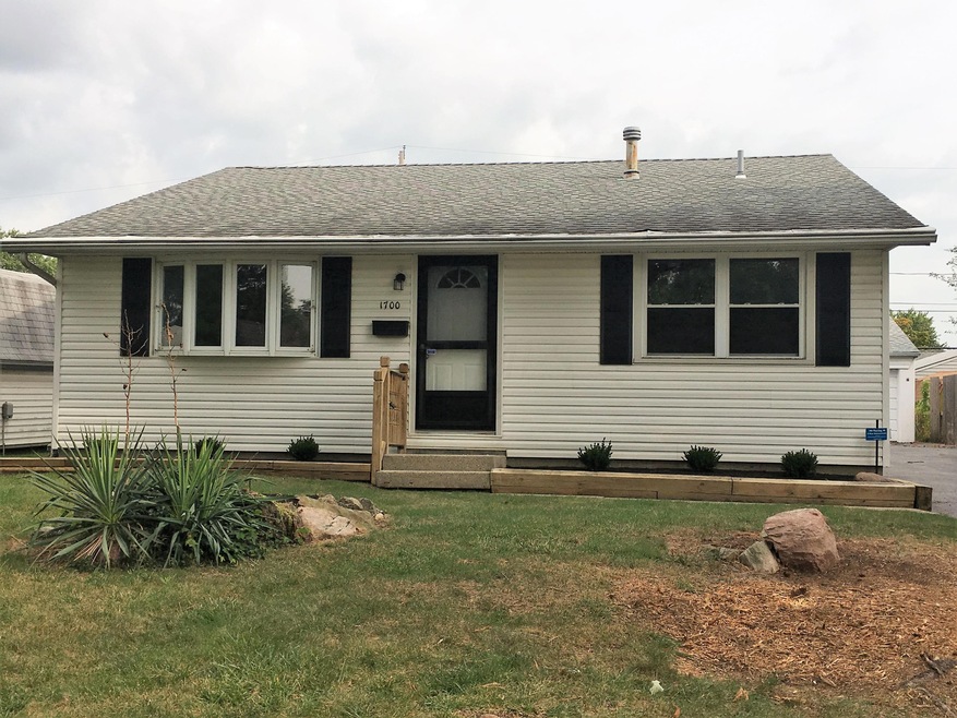 1700 Brookfield Square South