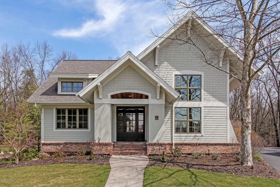 001-Front_View-2596055-medium