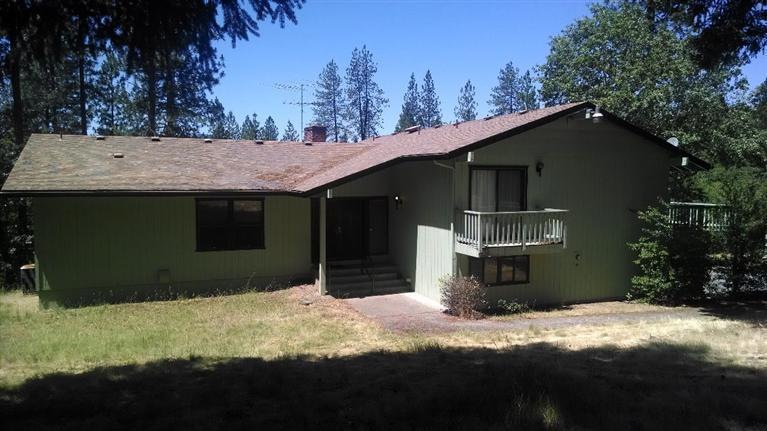 566 El Camino Way, Grants Pass, OR 97526 - photo 1