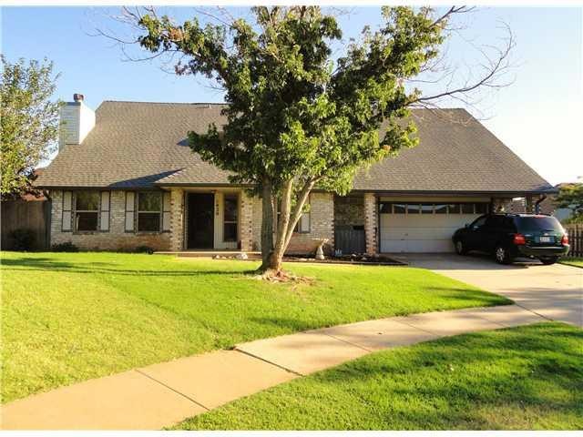 1420 Blaine Ct, Moore, OK 73160 - photo 1