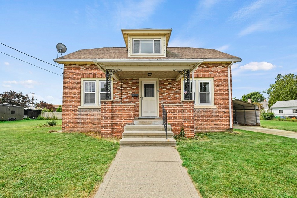 39 Ray St, Ludlow, MA 01056 - photo 1