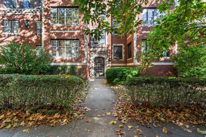 808 W Park Ave unit 8, Champaign, IL 61820 - photo 1