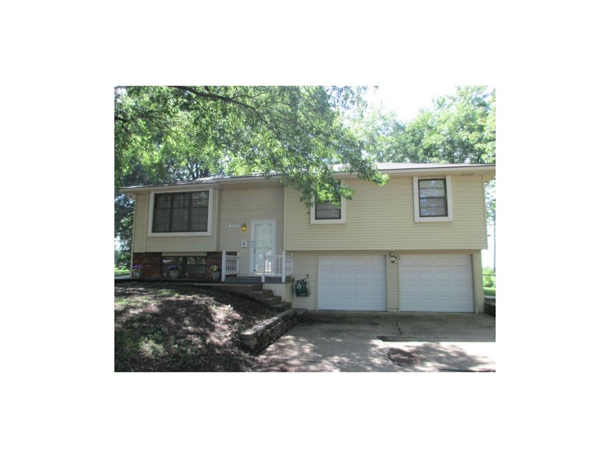 Maintenance free siding, steel garage doors, newer