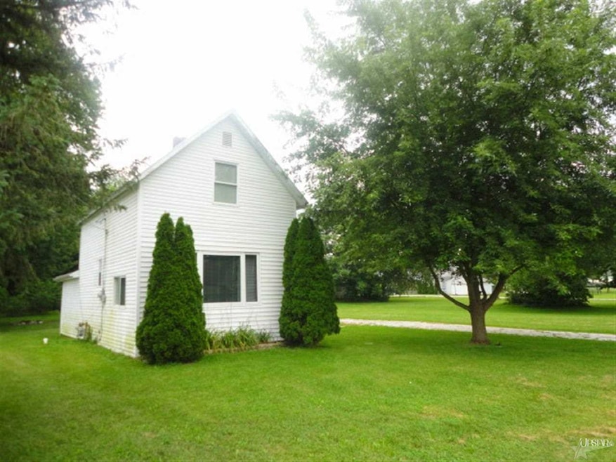 863 N Market St, Andrews, IN 46702 - photo 1