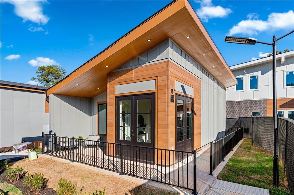 6305 Shannon Pkwy unit 207, Union City, GA 30291 - photo 1