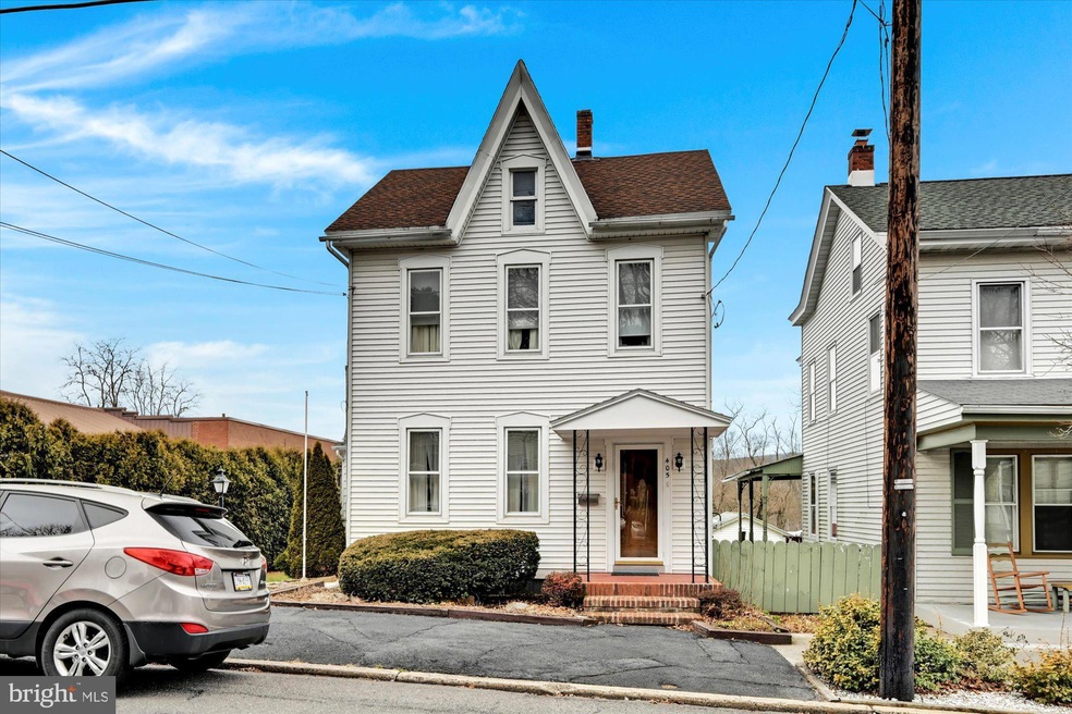 405 N Warren St, Orwigsburg, PA 17961 - photo 1