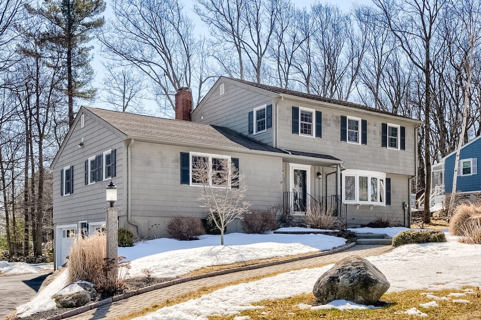 25 Brunnell Dr, Holden, MA 01520 - photo 1