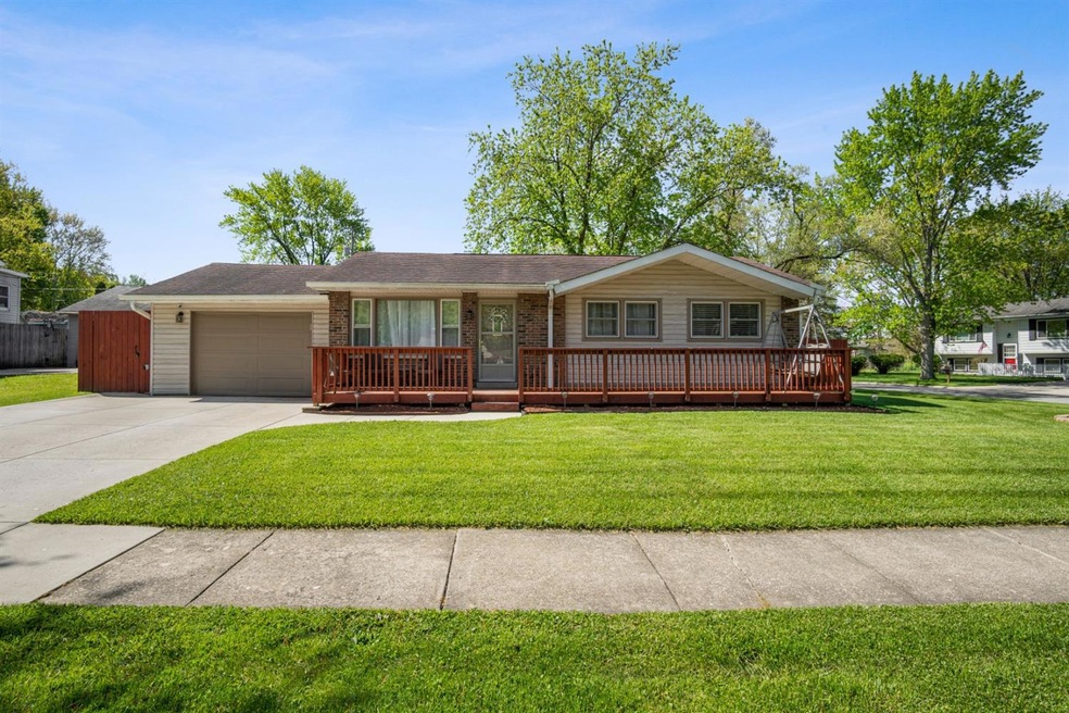 939 S Chase Dr, Crown Point, IN 46307 - photo 1