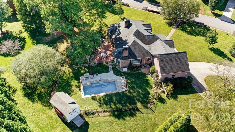 2205 James Way, Statesville, NC 28625 - photo 1