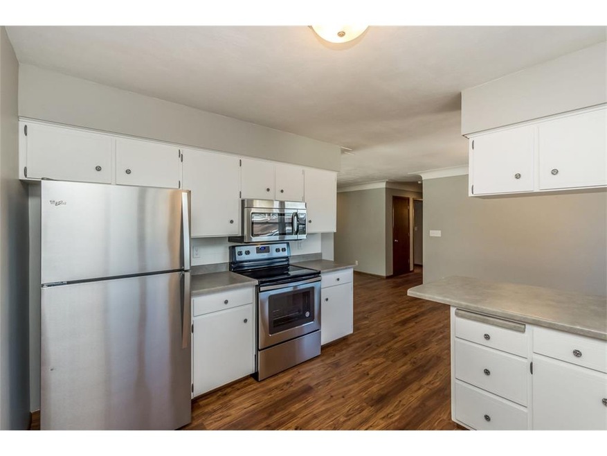 101 31st St SW, Cedar Rapids, IA 52404 - photo 1