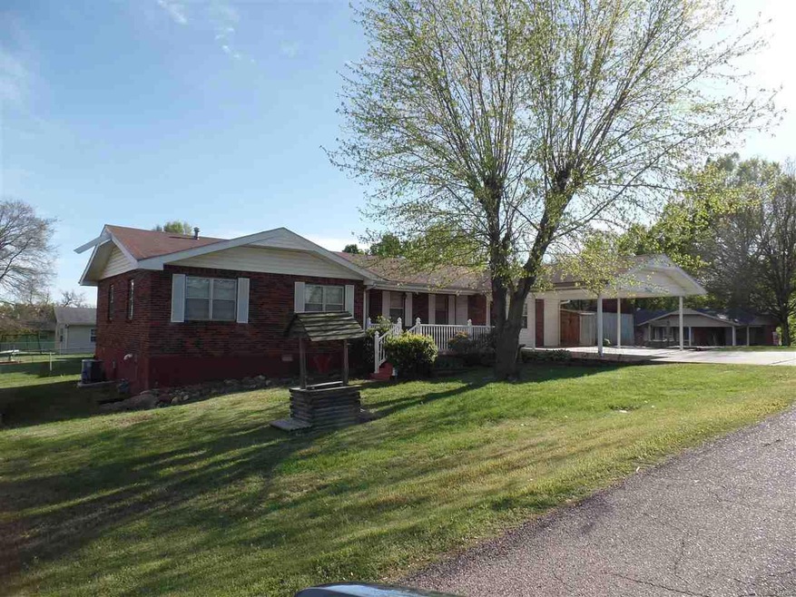 2040 Wasson Dr, Poplar Bluff, MO 63901 - photo 1