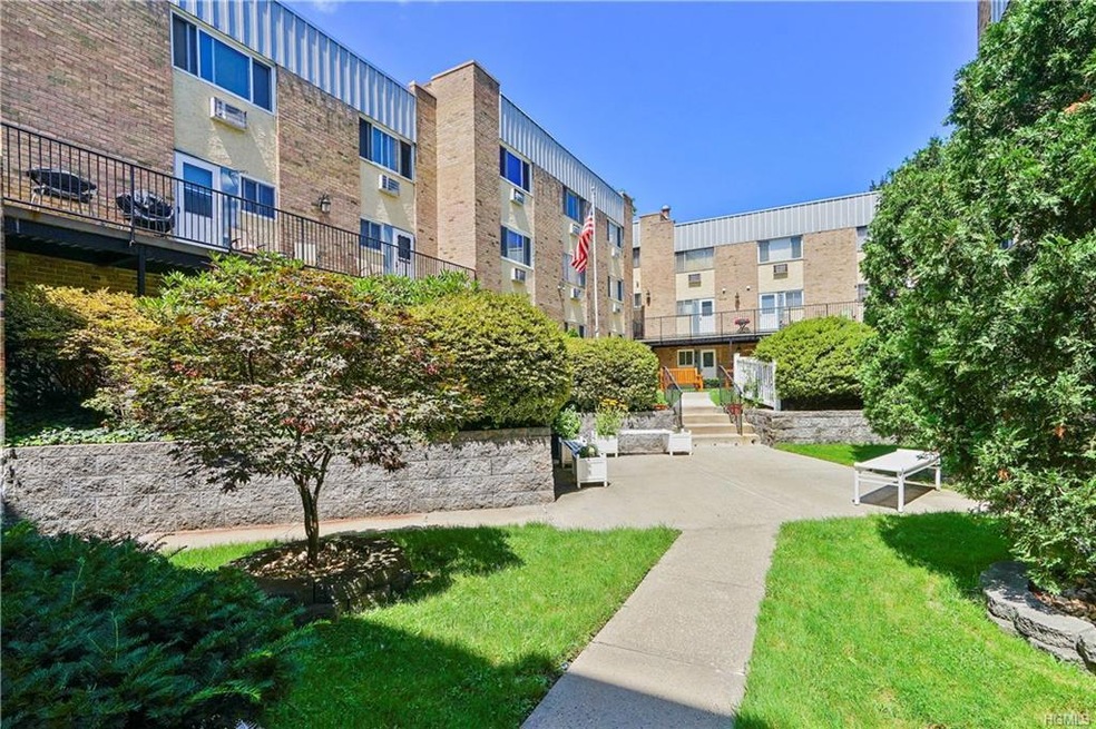437 Palisade Ave unit D 1, Yonkers, NY 10703 - photo 1
