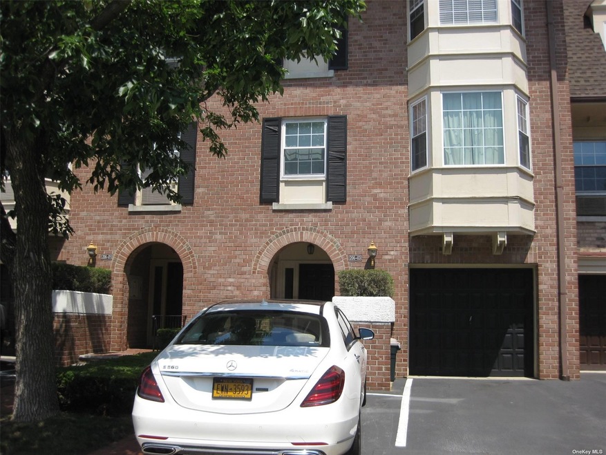 206-03 Lori Dr unit 62L, Bayside, NY 11360 - photo 1