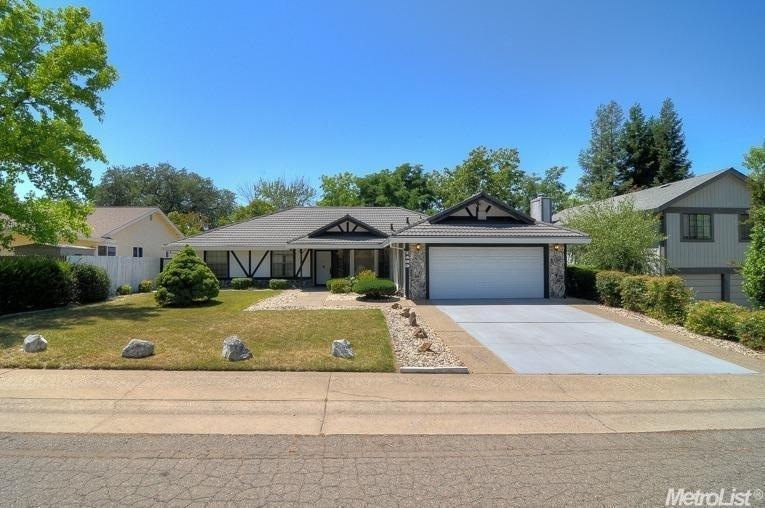 Welcome home! Understated elegance speaks volumes 