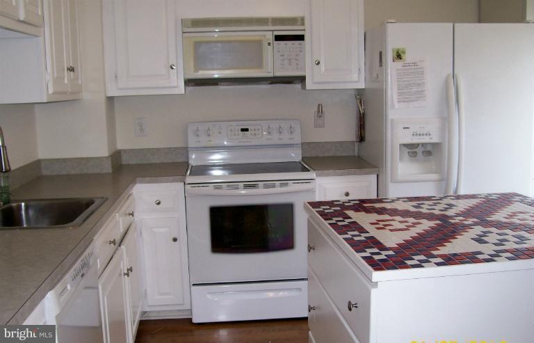 617 N Armistead St unit 96, Alexandria, VA 22312 - photo 1