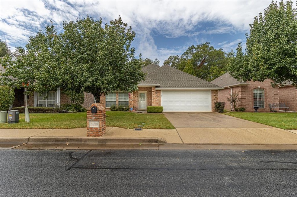 5610 Hollybrook Dr, Tyler, TX 75703 - photo 1