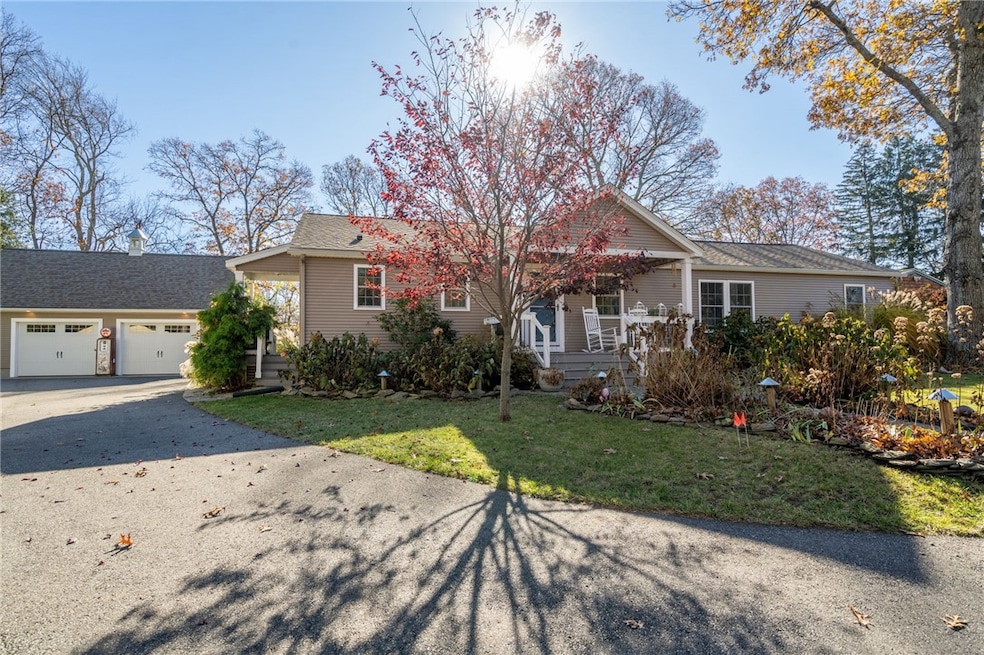 11 Abalone Rd, Saunderstown, RI 02874 - photo 1