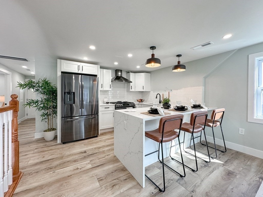 498 Beech St unit 2, Roslindale, MA 02131 - photo 1