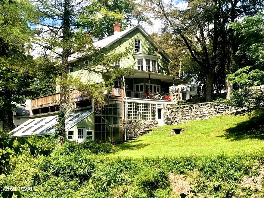 100 Sawkill Ave, Milford, PA 18337 - photo 1