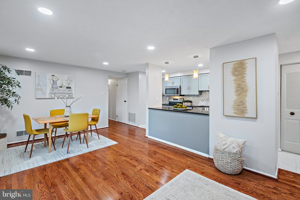 19613 Gunners Branch Rd unit 621, Germantown, MD 20876 - photo 1