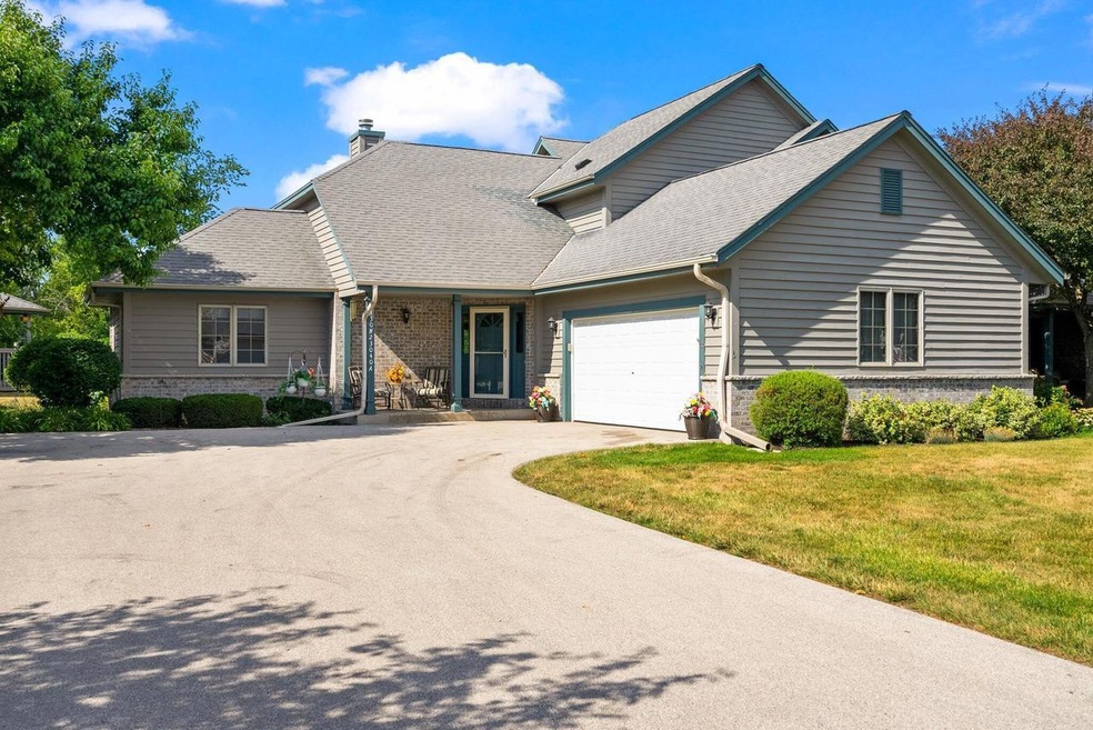 N30W23040 Pineview Cir,1, Pewaukee