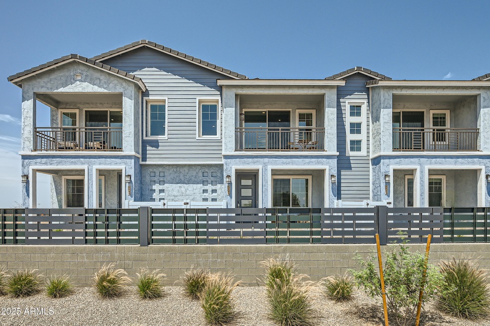 Verdin Exterior