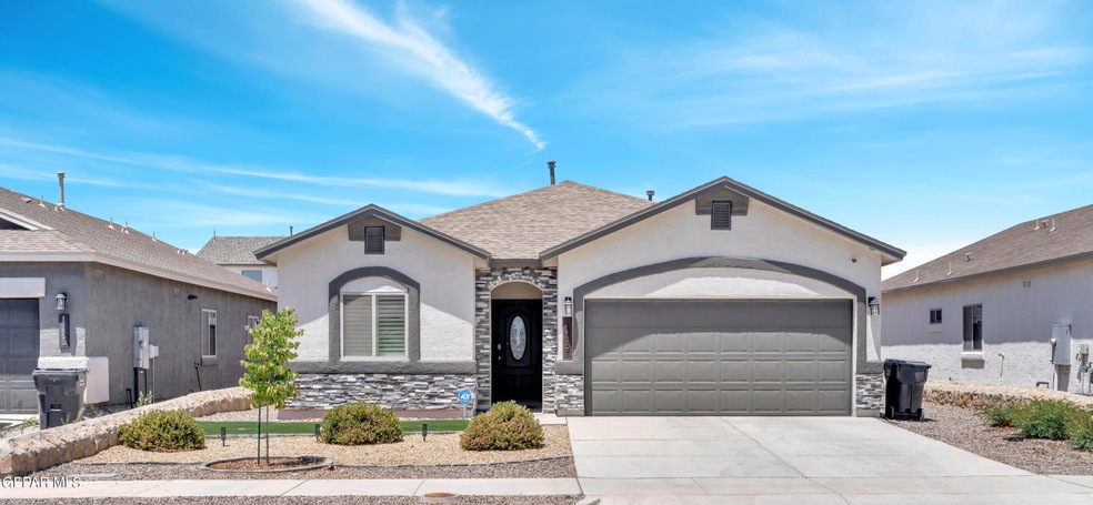 13857 Lago Vista Ave, Horizon City, TX 79928 - photo 1