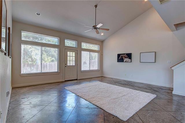Beautiful open living area and high ceilings. Goog