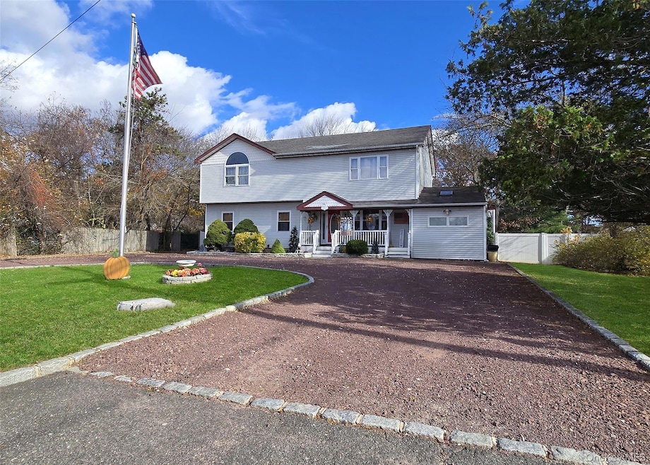 199 Connetquot Ave, East Islip, NY 11730 - photo 1