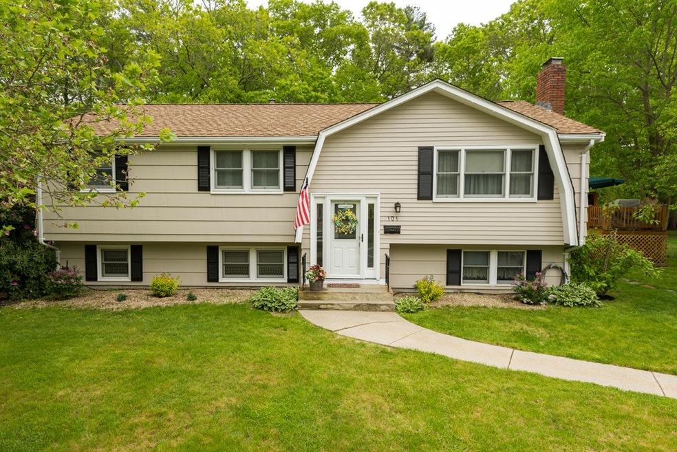 101 Captain Standish Dr, Abington, MA 02351 - photo 1