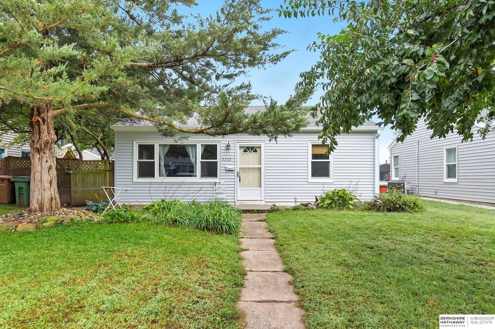 2232 Wilson Dr, Bellevue, NE 68005 - photo 1