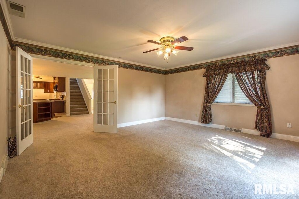 612 W 6th St, Davenport, IA 52803 - photo 1