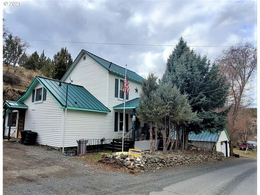 214 E Main St, Canyon City, OR 97820 - photo 1