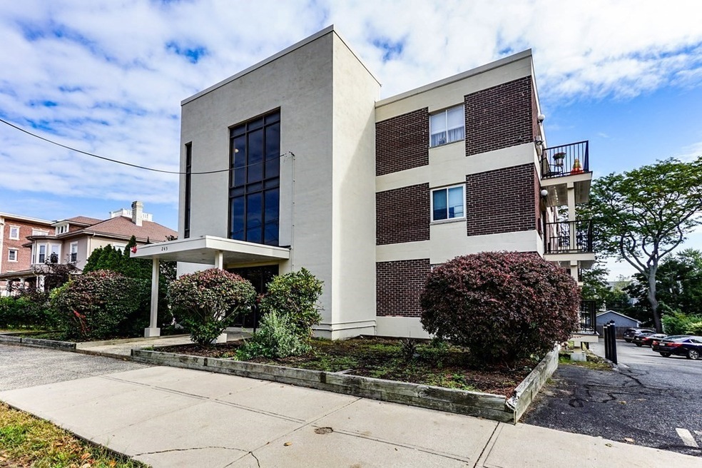 245 Lafayette St unit 2F, Salem, MA 01970 - photo 1