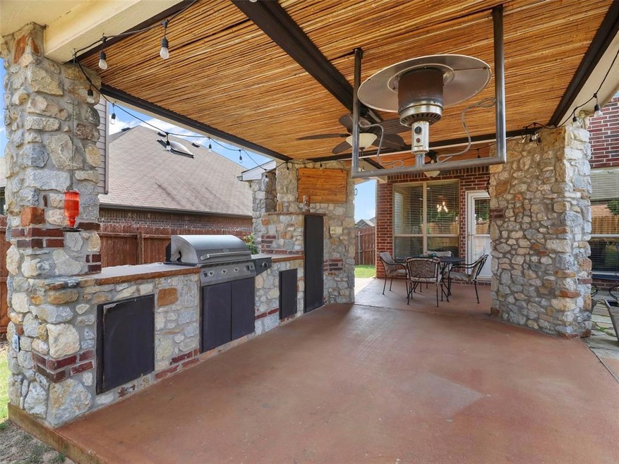 2217 Taylor Dr, Weatherford, TX 76087 - photo 1