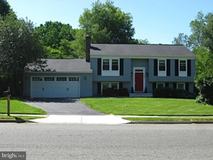 12607 Pinecrest Rd, Herndon, VA 20171 - photo 1