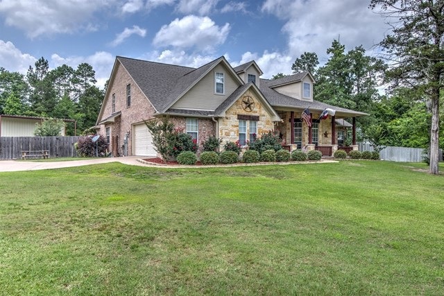 111 Magnolia Bend, Lufkin, TX 75904 - photo 1