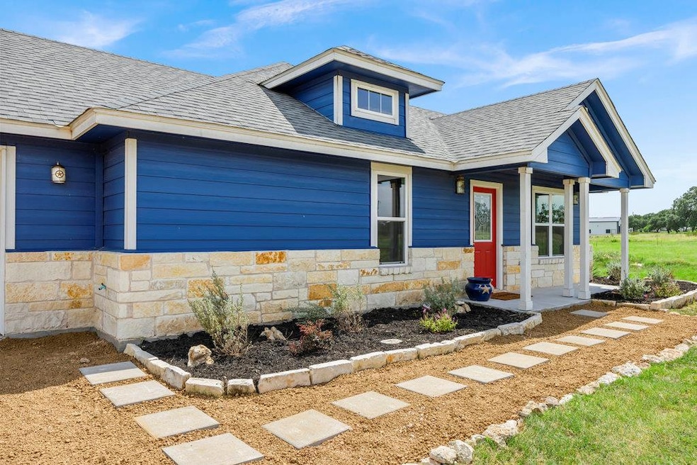 639 Blackbuck Ridge Dr, Lampasas, TX 76550 - photo 1