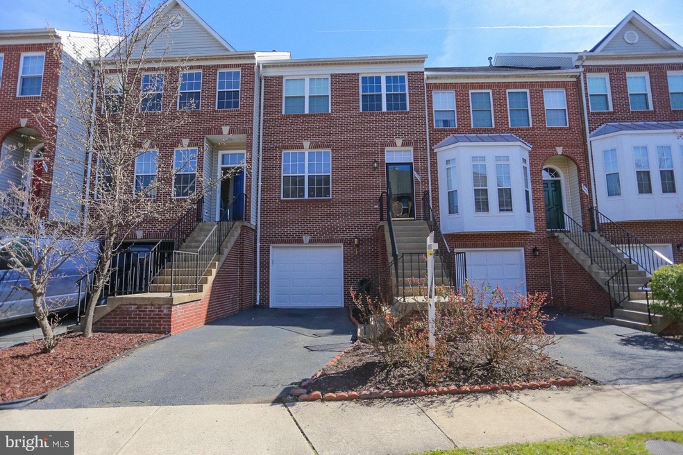 2549 James Monroe Cir, Herndon, VA 20171 - photo 1