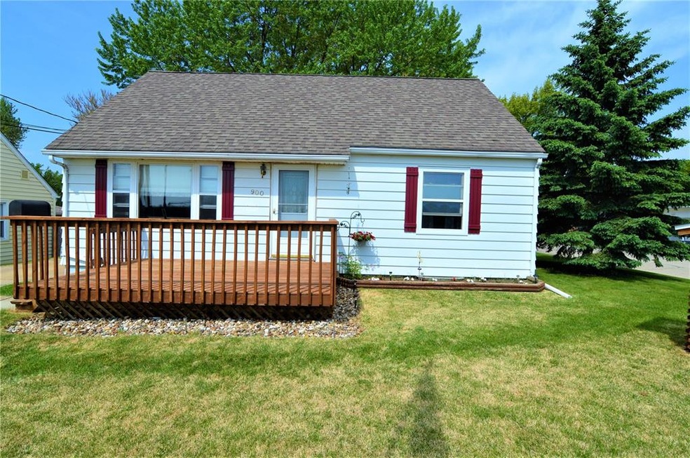 900 15th St SW, Cedar Rapids, IA 52404 - photo 1