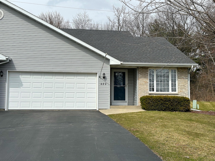 482 Fox Ln, Walworth, WI 53184 - photo 1
