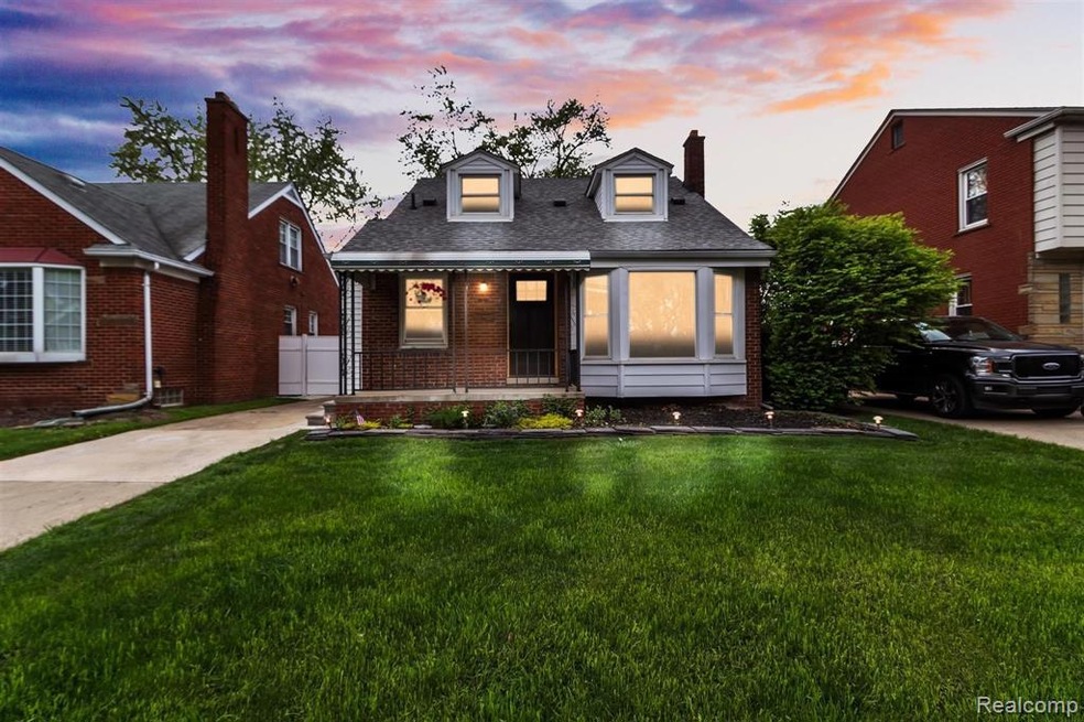 01-7620-Kolb Allen Park Dream Home.jpg