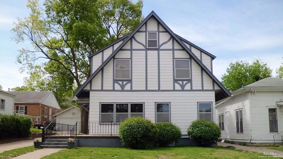 412 W 7th St, Concordia, KS 66901 - photo 1