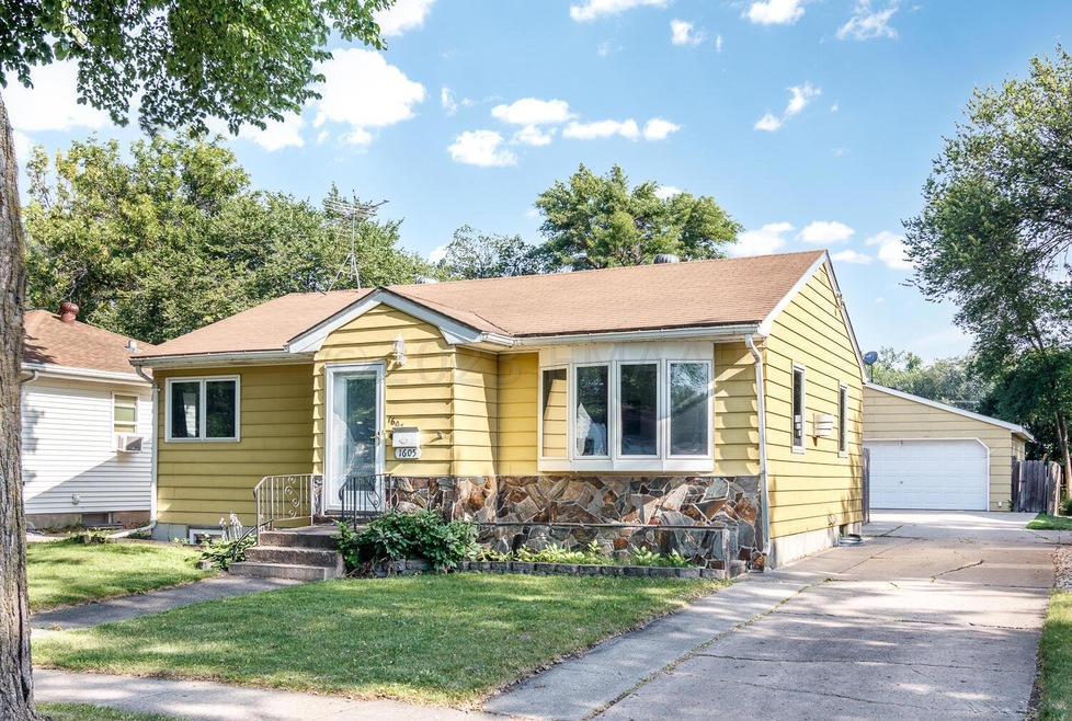 1605 9th Ave S, Fargo, ND 58103 - photo 1
