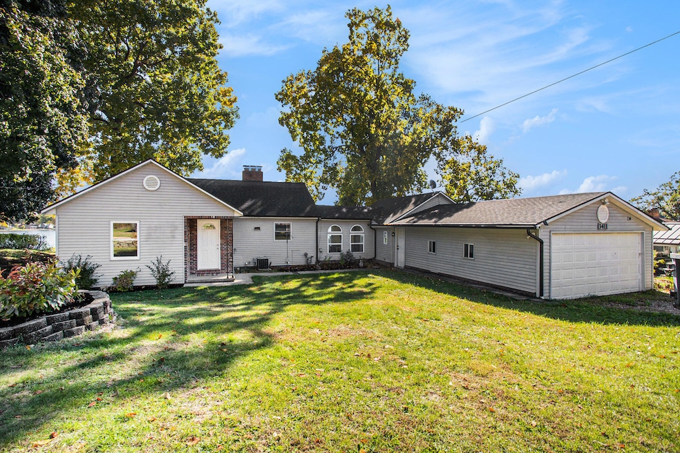 3411 W Shore Dr, Battle Creek, MI 49017 - photo 1