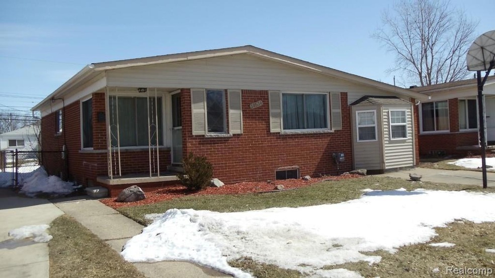 30534 Hennigan St, Roseville, MI 48066 - photo 1