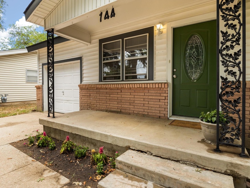 744 Betty Ln, Hurst, TX 76053 - photo 1