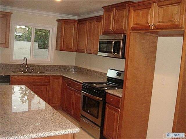 Beautiful Kitchen Cabinet With Granite Counter Top