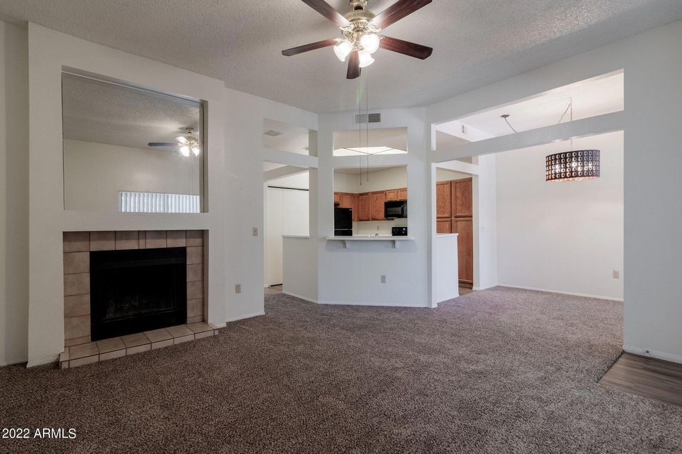 316 Family Room Kichen Dining Room 1